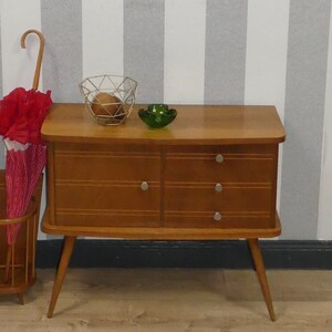 50er Jahre mini Kommode zierliches Flurmöbel auf Beinen Garderoben Schränkchen retro fifties mid century