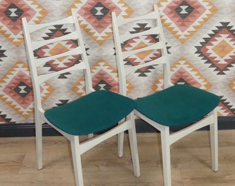 Set von 2 Stück 60er Jahre Stuhl Eßzimmerstuhl Sprossenstuhl feine Lehne weiß/Türkis sixties vintage retro kitchen dining chair wood