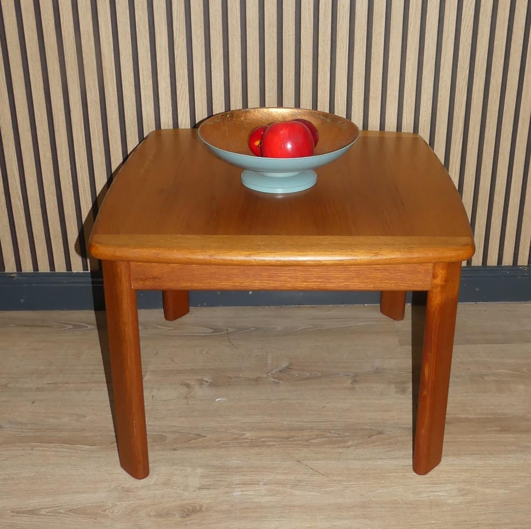 1960年代のチーク材コーヒーテーブル 68x68 H48 デンマークデザイン