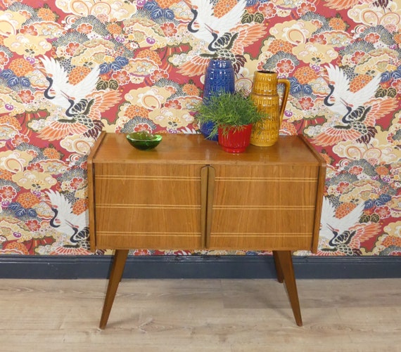 50er Jahre mini Kommode Flurmöbel auf Beinen Schränkchen 2 Türen mid century retro fifties fünfziger Jahre 2tone