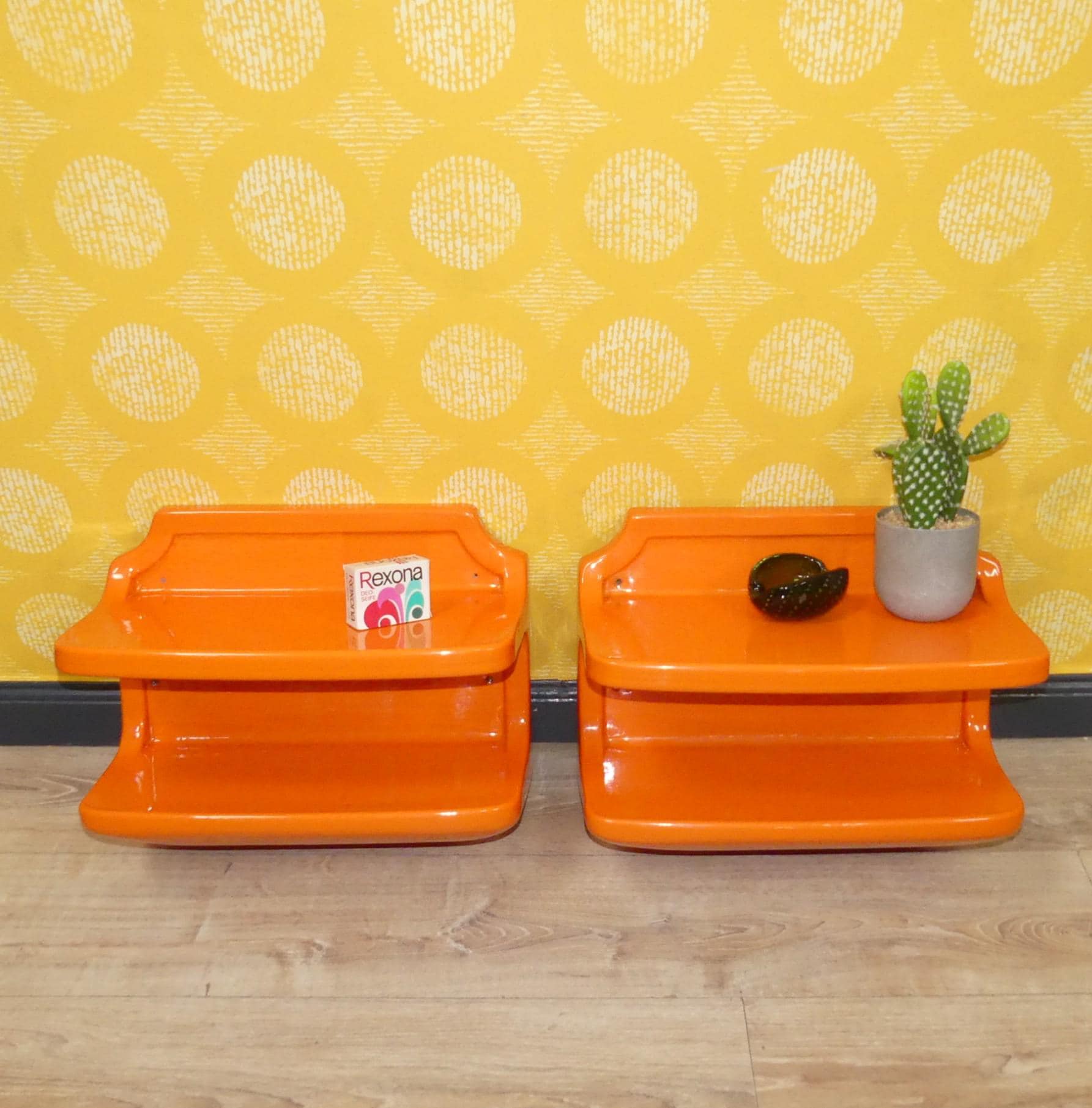 Space age shelving - Etsy 日本