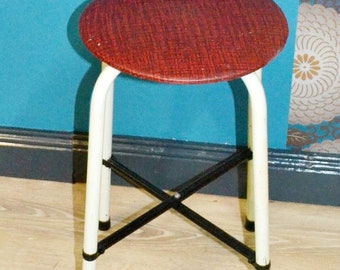 Stool schemel métal style industriel des années 50 rouge blanc classique Pays-Bas