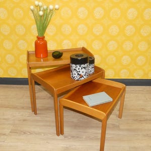Satztisch 3er Set Beistelltische nesting tables schlicht zeitlos und LEICHT Satztische Holz retro