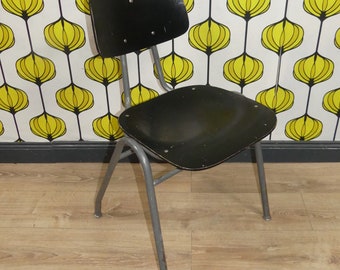 1960er Jahre industrial Style Stuhl Holz Metallgestell schwarz schwer Retro Schreibtischstuhl Esszimmerstuhl