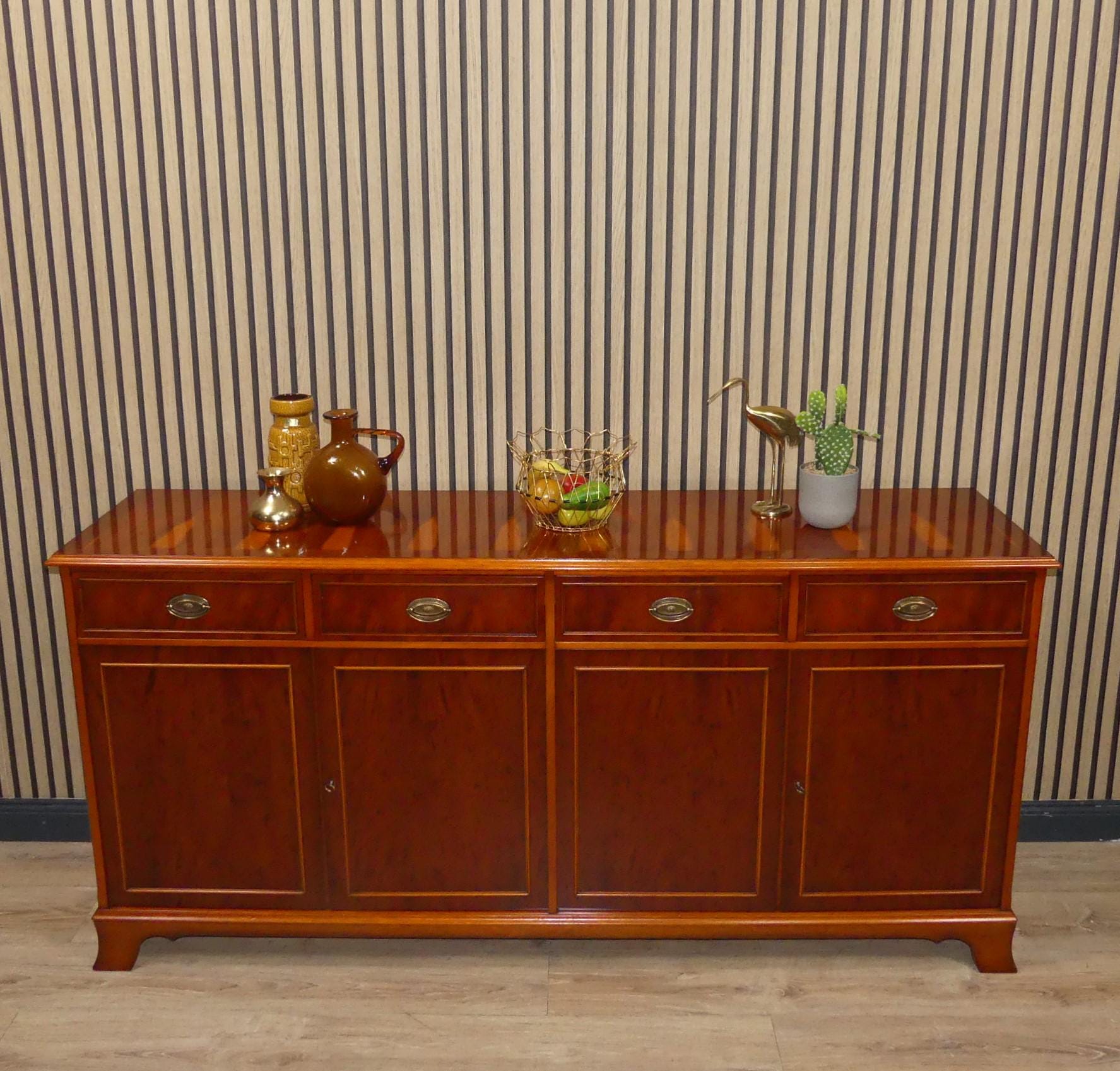HELDENSE Exclusive english furniture Sideboard 4 trig 1,8m Anrichte ovale  Beschlge englisches Qualitts Stilmbel Eibe - Etsy.de