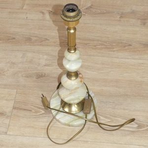Noble table lamp marble base vintage 70s Hollywood Regency green orange marble brass base seventies brass