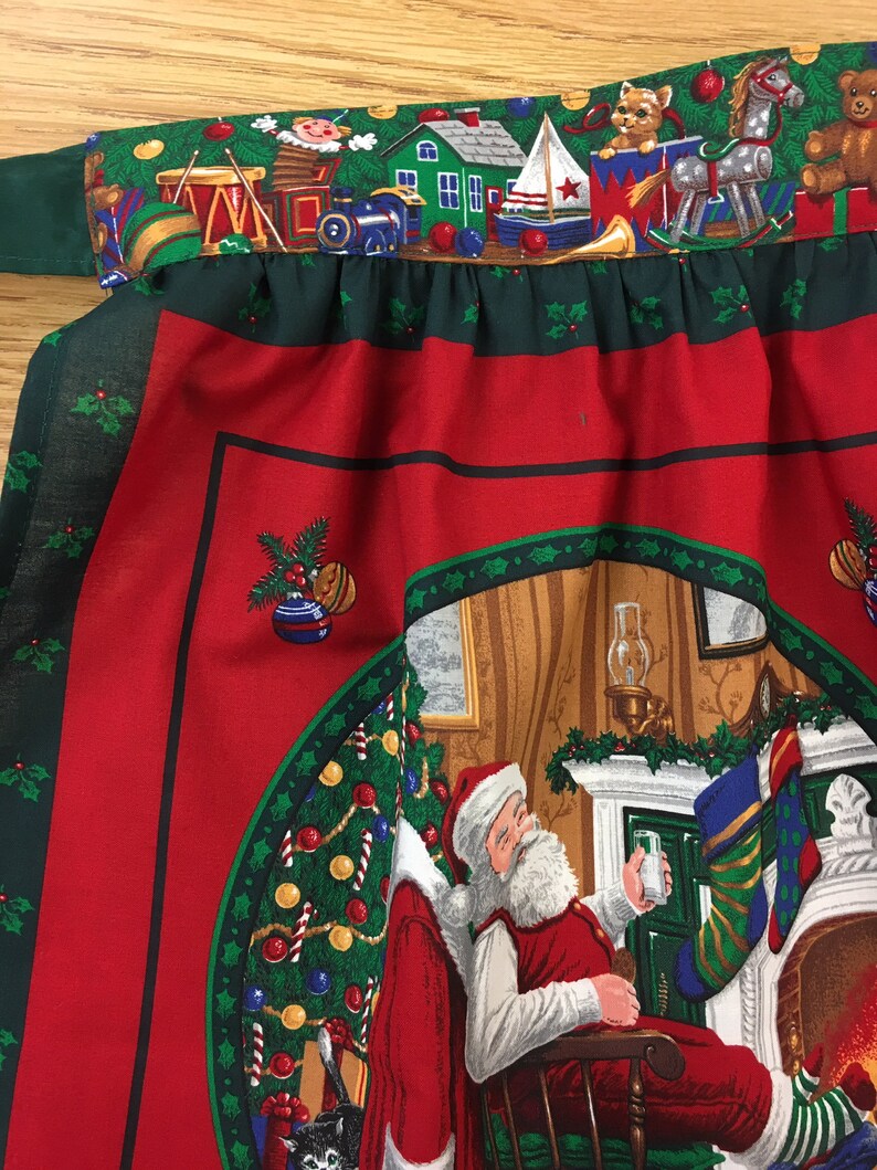 Santa Scenes ~ Festive Holiday Themed Hostess Half Apron