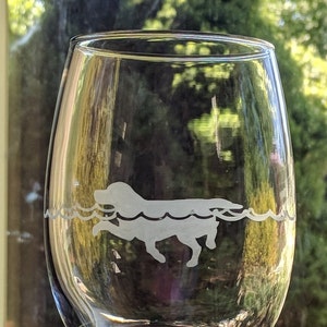 Swimming Lab Labrador Dog Wine Glass Stemless | Black Lab | Labrador Retriever | Dog Lover Glass | Birthday Gift | Swimming Dog Wine Glass