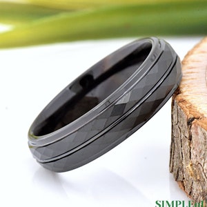 Diamond Cut Faceted Black Tungsten Ring, 6mm Hammered Tungsten Carbide Ring, Mens Wedding Band Black Tungsten, Engraved Anniversary Ring
