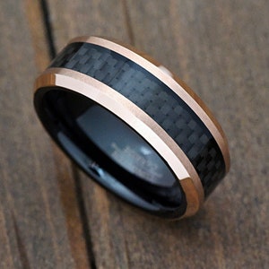 Rose Gold Plated Black Carbon Fiber Inlay Center Black Tungsten Carbide Wedding Band Comfort Fit Engrave 8mm Engagement Ring Anniversary