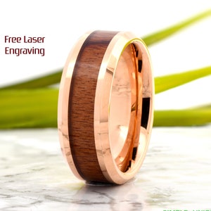 Alianza de boda de tungsteno en oro rosa: incrustaciones de madera de koa hawaiana, regalo con grabado personalizado