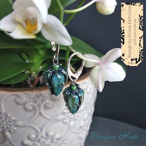 Drop earrings Lampwork glass earrings Bud flower earrings Statement jewelry Flower jewelry Gift for mom