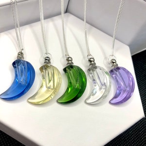 Halsband med kristallmåne och parfymhänge, kedja i sterlingsilver, flaska med eterisk olja