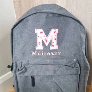 Rucksack mit Initialen, Tasche mit Monogramm, große Kindergartentasche, Mädchenschultasche, personalisierter Rucksack für Jungen, Geburtstagsgeschenk, SCHNELLE LIEFERUNG