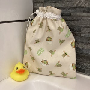 防水ドローストリングウォッシュバッグ、スターウォーズデザイン、ベビーヨーダグローグ、ウォッシュバッグ、トイレタリーウェットバッグ、スイミングバッグ、幼児向けギフト、男の子用ウォッシュバッグ。