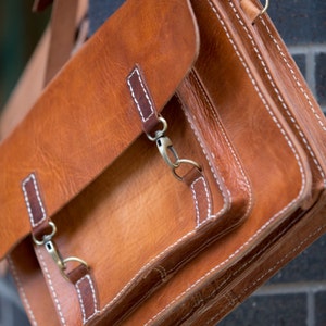 Duo Bandolera, Maletín para Laptop y Bastón de Senderismo con Silbato, Mochila Satchel de Cuero Vacuno, Maletín, Maleta, Unisex Hombre Mujer Marrón