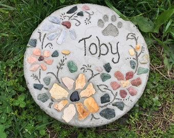 Pet Memorial Stepping Stone, Personalized - Garden Decor, All-Natural Mosaic Stepping Stone, Garden Art, Garden Sign, Yard Art - 8" or 13"