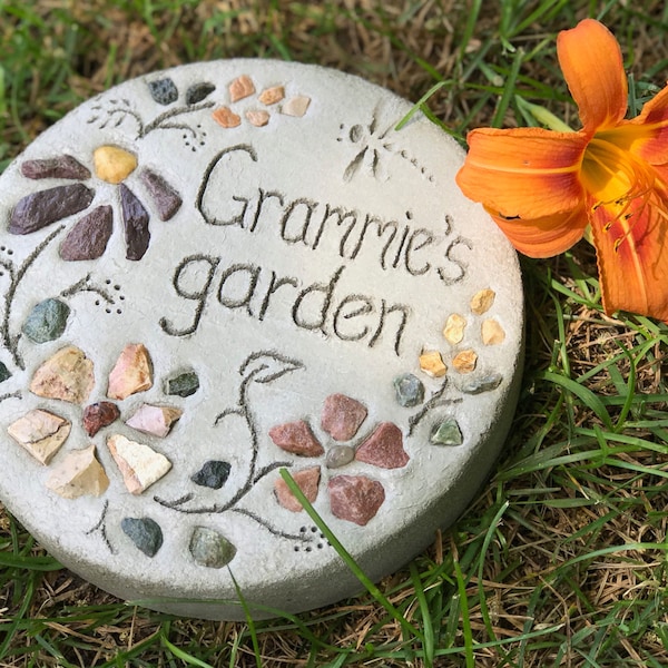 Engraved Grandma's Garden Stepping Stone - Personalized Gift - Garden Decor, Garden Art, Grandmother Gift, Mosaic Yard Art, 8" or 13" Round