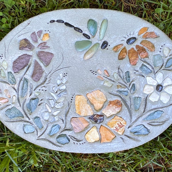 15" Oval Stepping Stone, Floral Mosaic All-Natural Stones, Garden Decor, Concrete Stepping Stone, Mosaic Garden Paver, Yard Art, Garden Gift