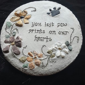Paw Prints Garden Stone: Concrete & Natural Stones
