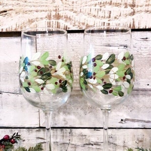 Boxwood Wreath Christmas Holiday Stemmed wine glass, hand painted 16oz. custom wine glass tumbler for holiday entertaining