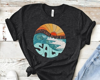 Todo es mejor con Salt Camiseta unisex vintage Surf Shirt Linda mujer Retro Sunset camiseta Surfer Gift Mens Graphic Tee Beach Camiseta