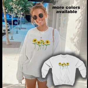 Vintage Sunflower sweatshirt Flower crew neck sweatshirt Cute Womens Hoodie Graphic sweater floral design Aesthetic botanical