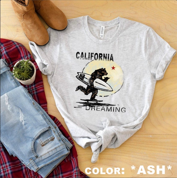 Vintage California Dreaming t shirt Beach shirt graphic unisex tshirt Summer Vacation shirt Mens Surf shirt Gift for surfer cute womens tee