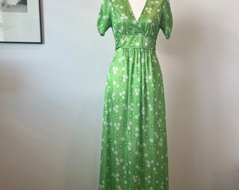 Fresh apple lime green white spring floral vintage 70s princess maxi dress S M