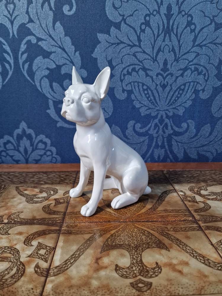白い陶器のブルドッグの置物：小型犬の彫刻（17 cm） - Etsy 日本