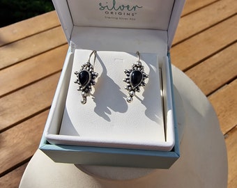 Vintage 925 silver pierced earrings, dangly and with black stone centre.