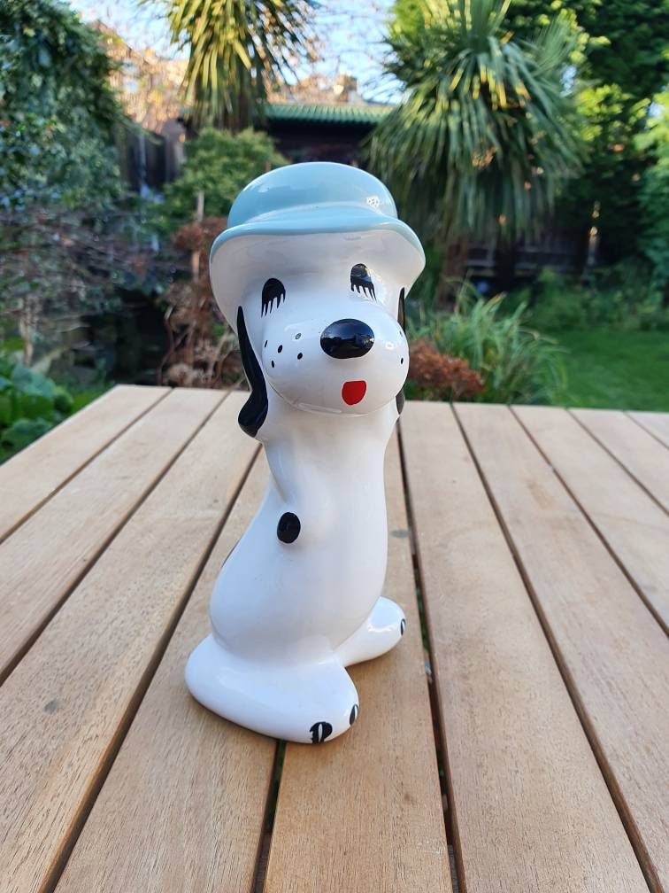 青い帽子をかぶった陶器のスヌーピー犬の置物 - Etsy 日本