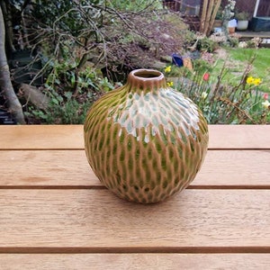 Vintage net, solifleur vase in green and pink, small in size.