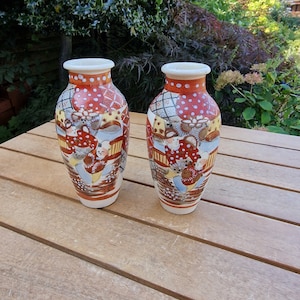 Vintage Japanese satsuma vase, small in size and ideal for a cabinet. Individually available.