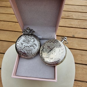 Vintage pocket watches, Quartz, individually available, in various styles. Fully working.