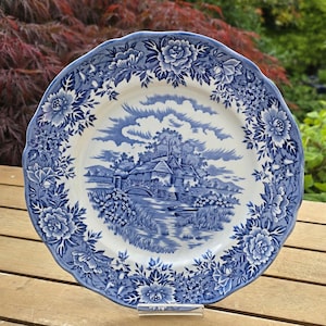 2x vintage Salem China Co, &#39;English Village&#39; dinner plates, 25.5cm diameter. Circa 1960&#39;s.