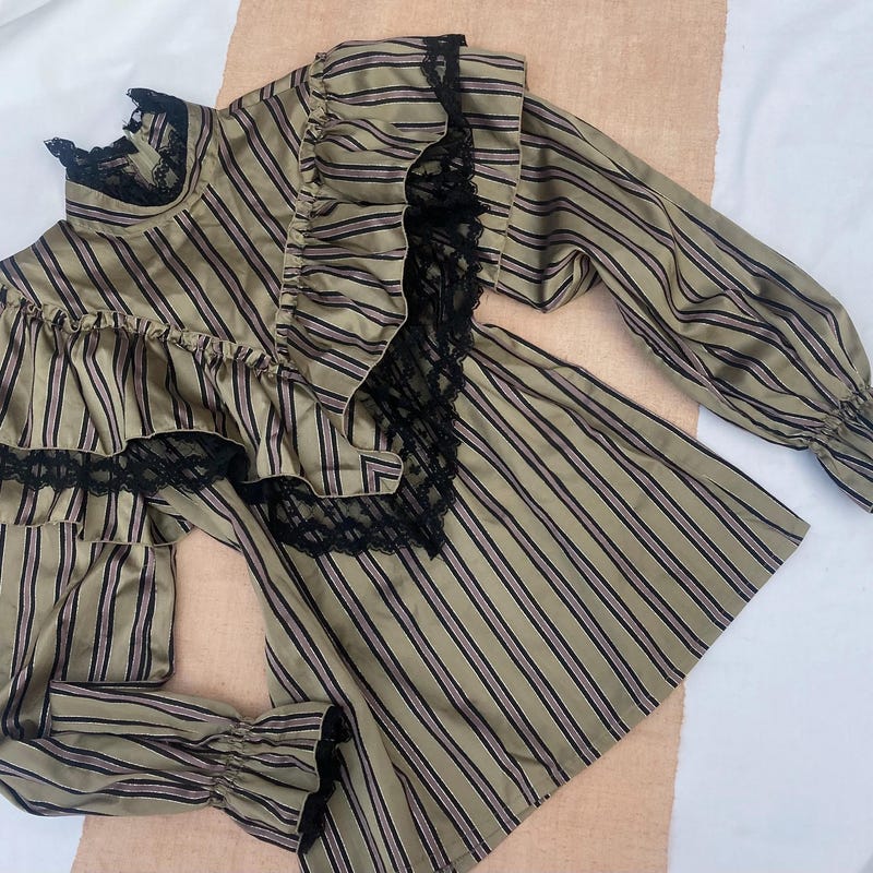 Vintage Italian Lace-up Front Ruffle Gothic Blouse (S/M)