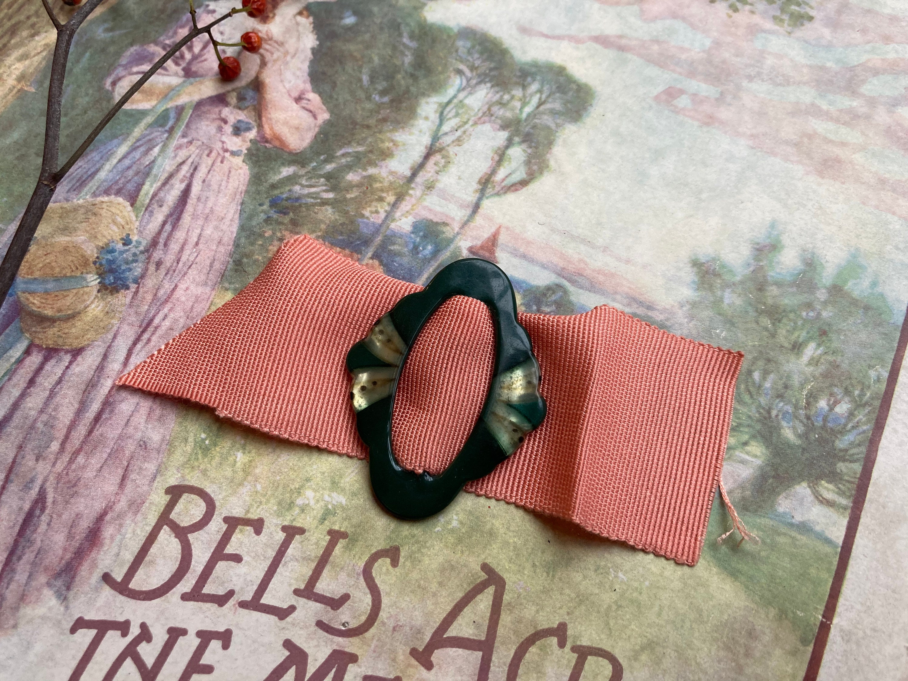 Lot De 7 Boucles De Ceinture Rétro En Bakélite Et Métal - Couleurs Variées - Excellent état