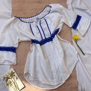 Hungarian peasant embroidered folk shirt top blouse estern european cream ivory white lace 3/4 sleeve gauze linen cotton blue
