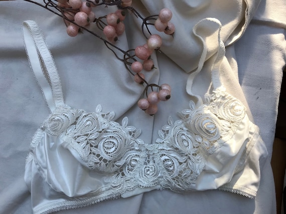 Vintage White Satin and Floral Ivory Lace Soft Bra 70B 75B French