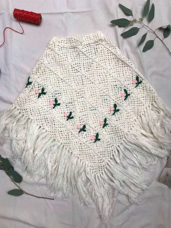 Vintage hand knitted crochet embroidered cream pi… - image 6