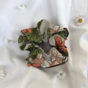 Handmade medium scrunchie vintage brown silver orange floral 60s 70s scarf upcycled couture hair accessory summer ponytail french syle