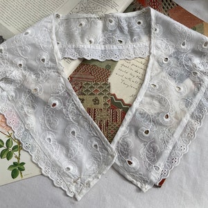 Madeira lace white vintage 1950&#39;s snap or sew on collar bib large ruffled romantic coquette summer accessory dress blouse shawl floral