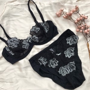 Black and silver vintage bra and panties lingerie set lace high waisted 80s 90s designer french Aura floral la perla style 75A embroidered