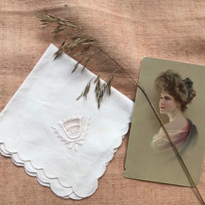 Pretty Hungarian peasant soft cotton pastel pink white hand embroidered folk flower hankie handkerchief vintage 40’s scalloped