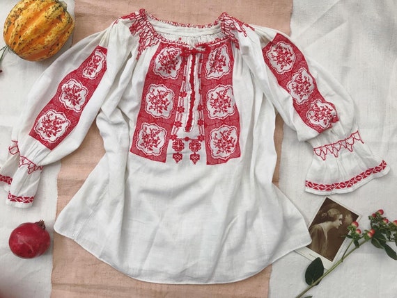 Rare vintage 40’s cotton gauze Hungarian Transylva