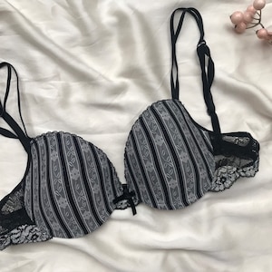 Italian vintage bra 90s push up designer Passionata lingerie striped grey black silver lace suit elegant romantic 75B 34B 1990s romantic