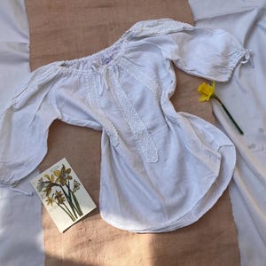 Hungarian peasant embroidered folk shirt top blouse estern european cream ivory white lace 3/4 sleeve gauze linen cotton