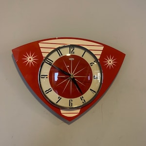 Colour Etched Trianguloid Lucite Formica Caravan Wall Clock from Royale - Midcentury Atomic Jetsons Retro style in Tomato Red & Cream