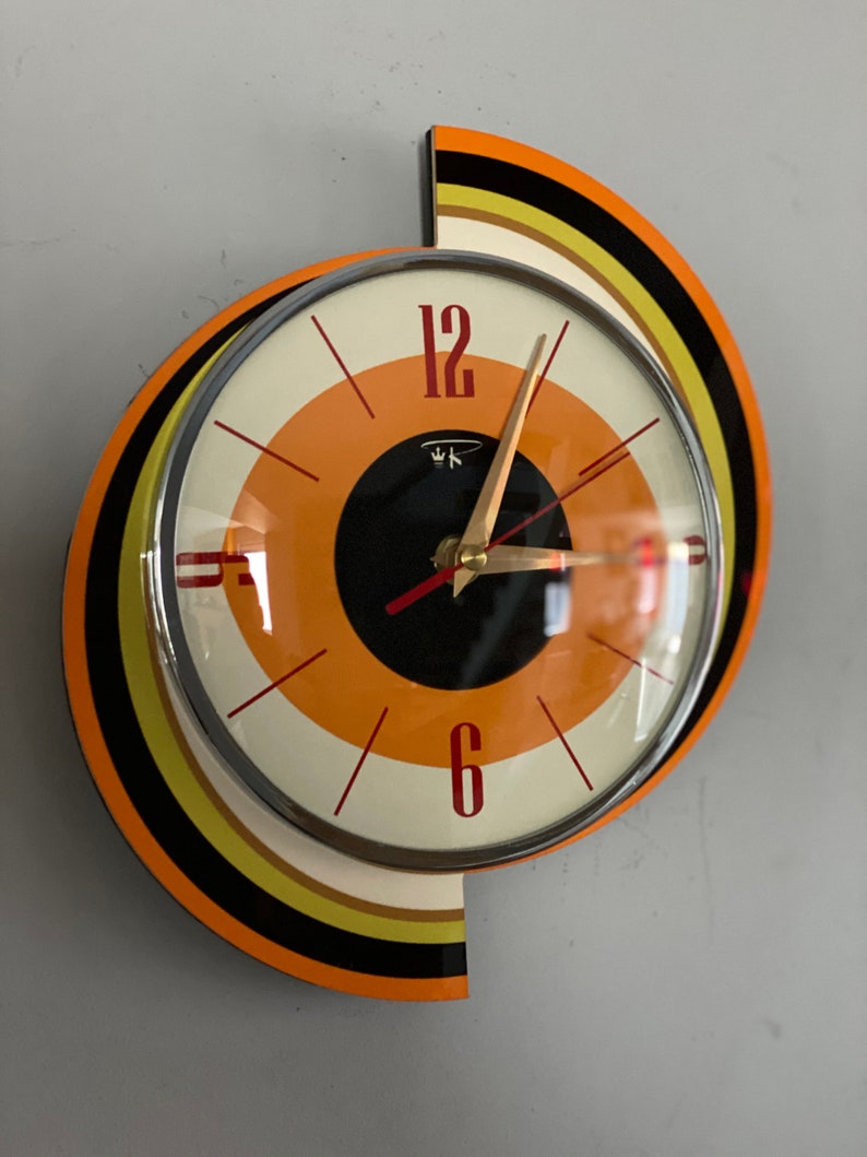 Horloge murale Royalexe pour caravane avec météores en rotation les plus vendues par Royale en orange mandarine Rétro Mid-Century Atomic Jetsons dans un sac cadeau gratuit image 3